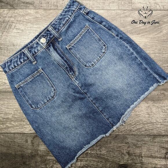 Hollister Ultra High Rise Denim Skirt Size 0 - Picture 1 of 5
